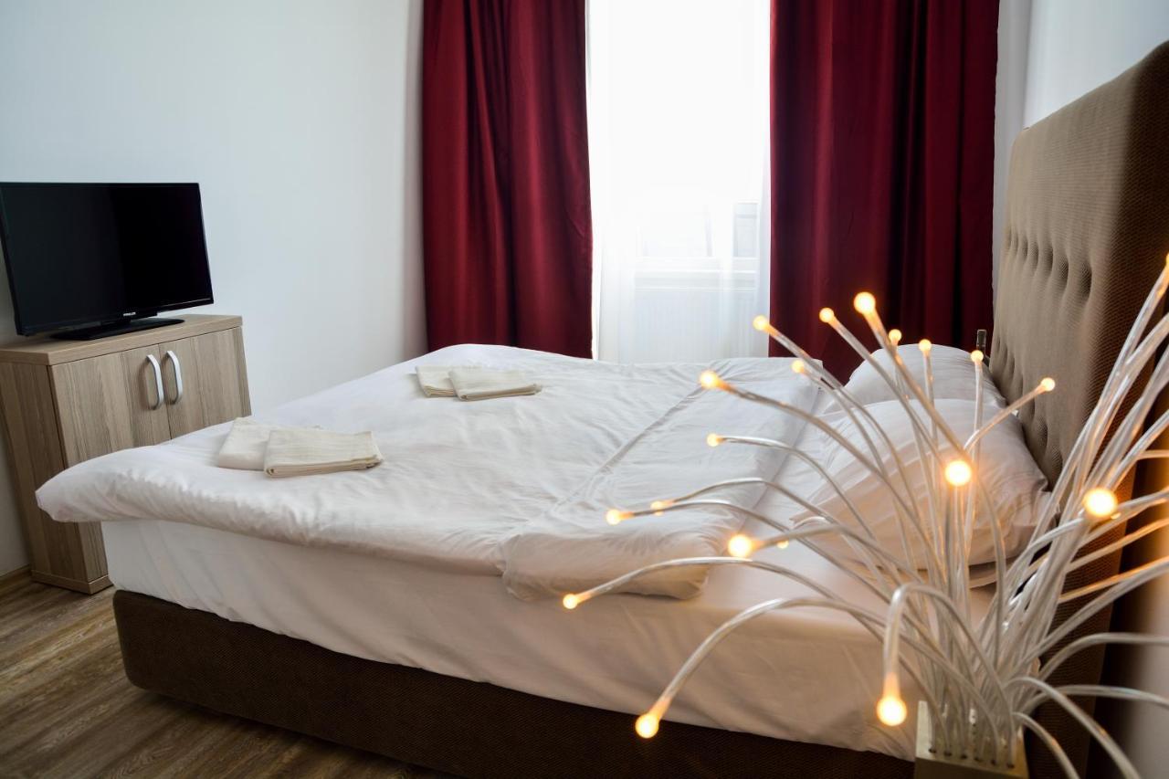 Oceana Summerland Apartment Mamaia Exterior photo